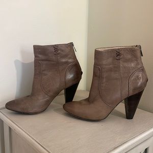 Frye Regina Heel Booties